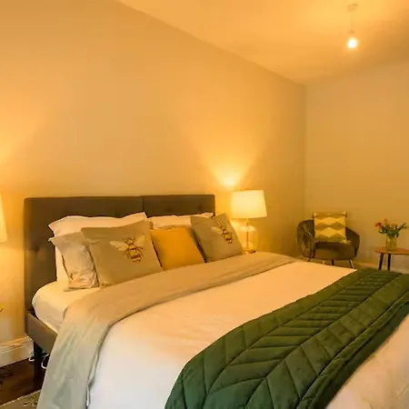 別荘 The Stone House Sleeps 10 With Parking *