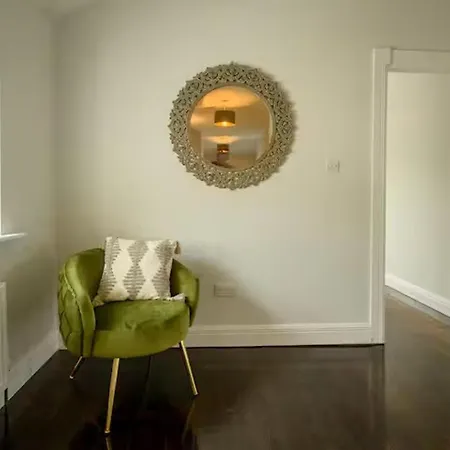 The Stone House Sleeps 10 With Parking *