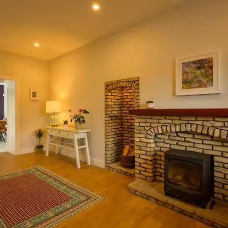 別荘 The Stone House Sleeps 10 With Parking ゴールウェイ