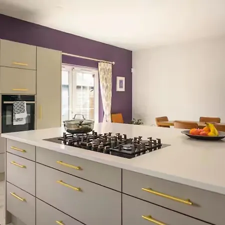Casa vacanze The Stone House Sleeps 10 With Parking Galway