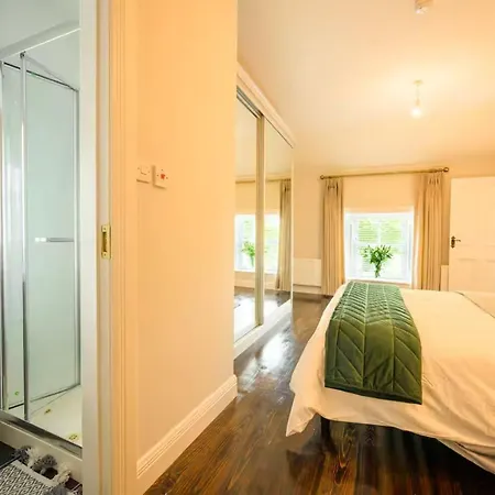 The Stone House Sleeps 10 With Parking 別荘 *