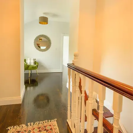 別荘 The Stone House Sleeps 10 With Parking